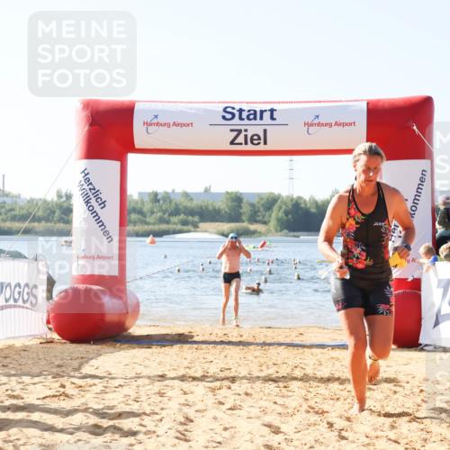 01.09.2024 - 17. Tribühne Triathlon Luisa Fischer http://msf.ph/oto/6923481 01.09.2024 10:05:22 Schwimmen 142, 1065, 1074, 1077 meine-sportfotos.de
