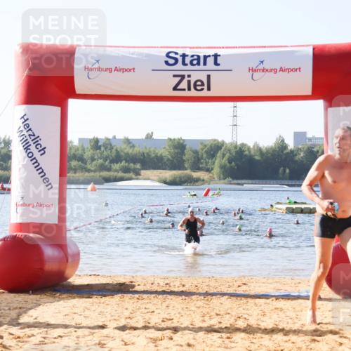01.09.2024 - 17. Tribühne Triathlon Luisa Fischer http://msf.ph/oto/6923493 01.09.2024 10:05:27 Schwimmen 142, 156, 1065 meine-sportfotos.de