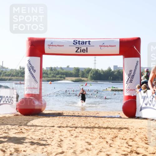 01.09.2024 - 17. Tribühne Triathlon Luisa Fischer http://msf.ph/oto/6923503 01.09.2024 10:05:29 Schwimmen 142, 156, 1065 meine-sportfotos.de