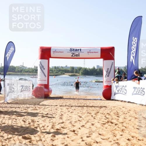 01.09.2024 - 17. Tribühne Triathlon Luisa Fischer http://msf.ph/oto/6923509 01.09.2024 10:05:30 Schwimmen 142, 156 meine-sportfotos.de