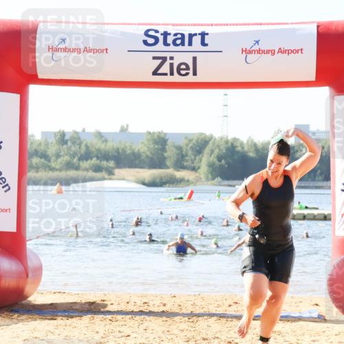 01.09.2024 - 17. Tribühne Triathlon Luisa Fischer http://msf.ph/oto/6923525 01.09.2024 10:05:35 Schwimmen 142, 156 meine-sportfotos.de