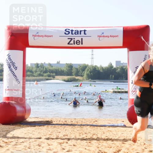 01.09.2024 - 17. Tribühne Triathlon Luisa Fischer http://msf.ph/oto/6923533 01.09.2024 10:05:36 Schwimmen 156 meine-sportfotos.de
