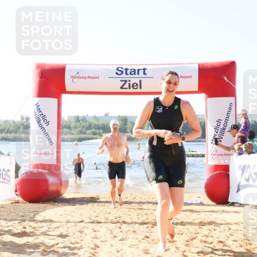 01.09.2024 - 17. Tribühne Triathlon Luisa Fischer http://msf.ph/oto/6923646 01.09.2024 10:06:02 Schwimmen 137, 145, 149, 157, 167, 730, 1067, 1072 meine-sportfotos.de