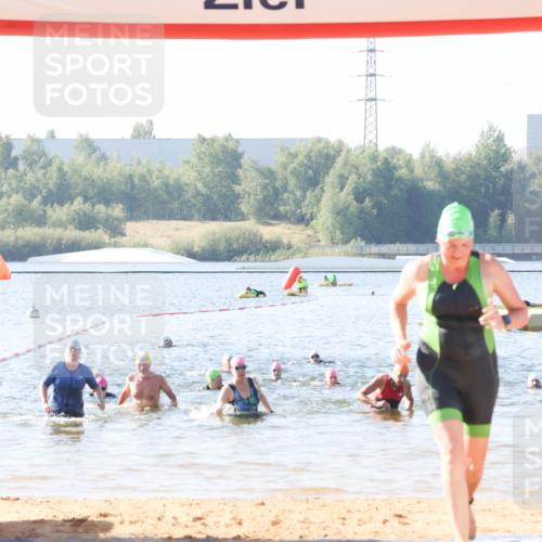 01.09.2024 - 17. Tribühne Triathlon Luisa Fischer http://msf.ph/oto/6923703 01.09.2024 10:06:14 Schwimmen 149, 157, 168, 1067, 1072 meine-sportfotos.de