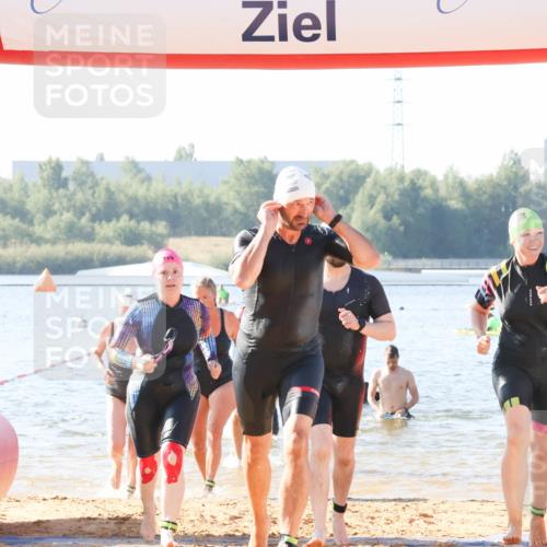 01.09.2024 - 17. Tribühne Triathlon Luisa Fischer http://msf.ph/oto/6923769 01.09.2024 10:06:34 Schwimmen 138, 139, 141, 151, 158, 162, 165, 166, 1064, 1066, 1070, 1071 meine-sportfotos.de