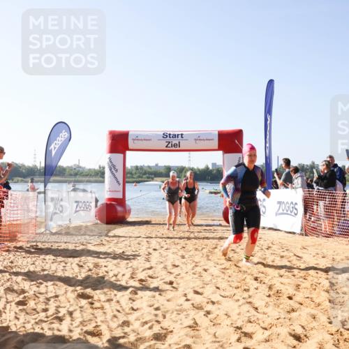 01.09.2024 - 17. Tribühne Triathlon Luisa Fischer http://msf.ph/oto/6923791 01.09.2024 10:06:39 Schwimmen 139, 151, 162, 165, 166, 169, 1064, 1066, 1071 meine-sportfotos.de