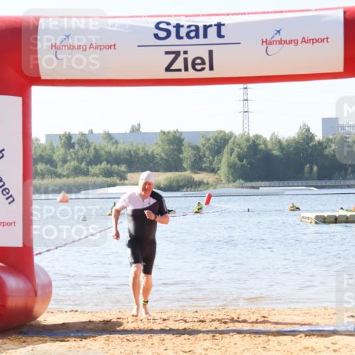 01.09.2024 - 17. Tribühne Triathlon Luisa Fischer http://msf.ph/oto/6923889 01.09.2024 10:07:11 Schwimmen 144 meine-sportfotos.de