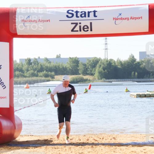 01.09.2024 - 17. Tribühne Triathlon Luisa Fischer http://msf.ph/oto/6923895 01.09.2024 10:07:11 Schwimmen 144 meine-sportfotos.de