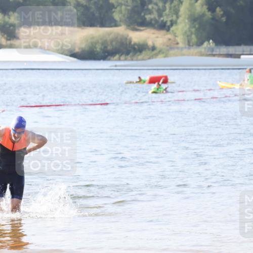 01.09.2024 - 17. Tribühne Triathlon Luisa Fischer http://msf.ph/oto/6923947 01.09.2024 10:10:15 Schwimmen 161 meine-sportfotos.de
