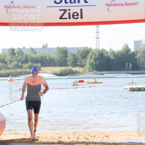 01.09.2024 - 17. Tribühne Triathlon Luisa Fischer http://msf.ph/oto/6923967 01.09.2024 10:10:20 Schwimmen 161 meine-sportfotos.de