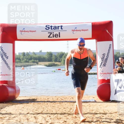 01.09.2024 - 17. Tribühne Triathlon Luisa Fischer http://msf.ph/oto/6923980 01.09.2024 10:10:22 Schwimmen 161 meine-sportfotos.de