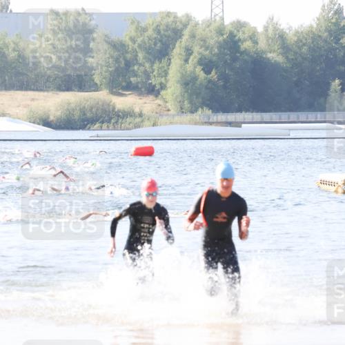 01.09.2024 - 17. Tribühne Triathlon Luisa Fischer http://msf.ph/oto/6923999 01.09.2024 10:21:27 Schwimmen 256, 294 meine-sportfotos.de