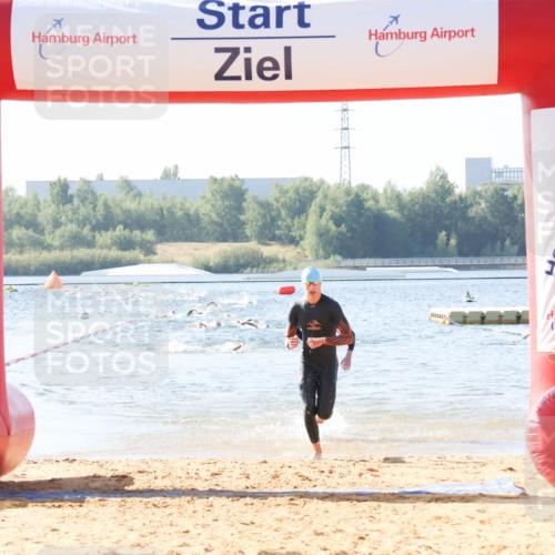 01.09.2024 - 17. Tribühne Triathlon Luisa Fischer http://msf.ph/oto/6924007 01.09.2024 10:21:29 Schwimmen 256, 294 meine-sportfotos.de