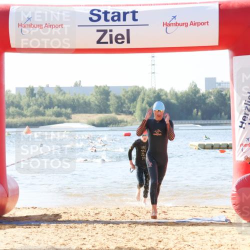 01.09.2024 - 17. Tribühne Triathlon Luisa Fischer http://msf.ph/oto/6924013 01.09.2024 10:21:30 Schwimmen 256, 294 meine-sportfotos.de