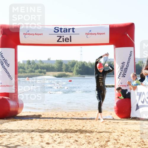 01.09.2024 - 17. Tribühne Triathlon Luisa Fischer http://msf.ph/oto/6924027 01.09.2024 10:21:32 Schwimmen 256, 294 meine-sportfotos.de