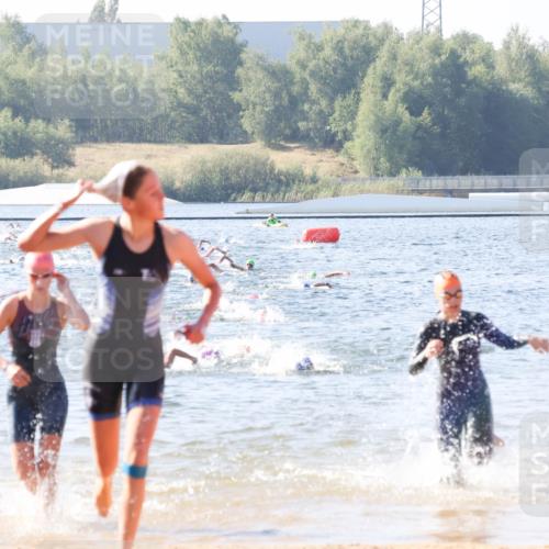 01.09.2024 - 17. Tribühne Triathlon Luisa Fischer http://msf.ph/oto/6924057 01.09.2024 10:21:51 Schwimmen 264, 268, 285 meine-sportfotos.de