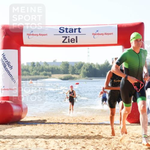 01.09.2024 - 17. Tribühne Triathlon Luisa Fischer http://msf.ph/oto/6924184 01.09.2024 10:22:26 Schwimmen 246, 253, 270, 292, 306 meine-sportfotos.de
