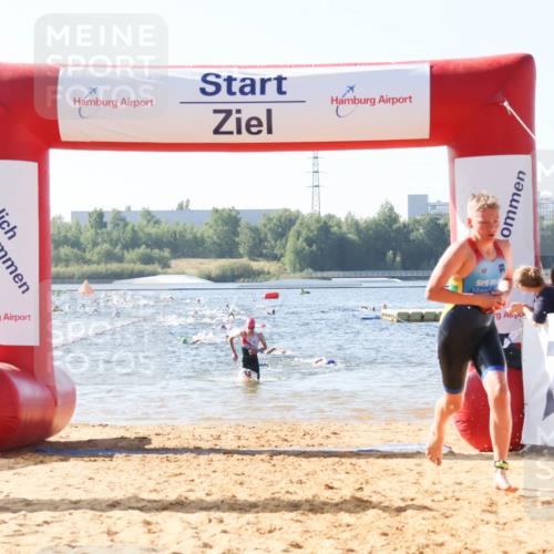 01.09.2024 - 17. Tribühne Triathlon Luisa Fischer http://msf.ph/oto/6924203 01.09.2024 10:22:31 Schwimmen 246, 253, 270, 277, 292, 306 meine-sportfotos.de