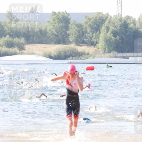01.09.2024 - 17. Tribühne Triathlon Luisa Fischer http://msf.ph/oto/6924207 01.09.2024 10:22:34 Schwimmen 200, 246, 253, 270, 277, 306 meine-sportfotos.de
