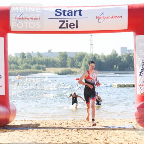 01.09.2024 - 17. Tribühne Triathlon Luisa Fischer http://msf.ph/oto/6924218 01.09.2024 10:22:37 Schwimmen 200, 246, 253, 277, 296 meine-sportfotos.de