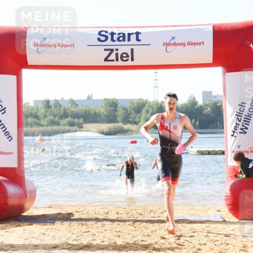 01.09.2024 - 17. Tribühne Triathlon Luisa Fischer http://msf.ph/oto/6924226 01.09.2024 10:22:38 Schwimmen 200, 246, 253, 277, 296 meine-sportfotos.de