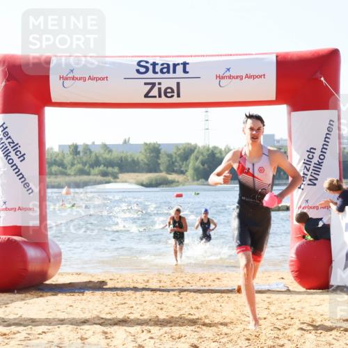 01.09.2024 - 17. Tribühne Triathlon Luisa Fischer http://msf.ph/oto/6924230 01.09.2024 10:22:39 Schwimmen 200, 251, 253, 277, 296 meine-sportfotos.de