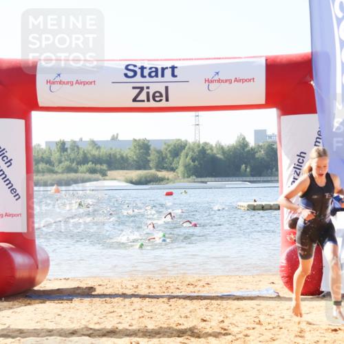 01.09.2024 - 17. Tribühne Triathlon Luisa Fischer http://msf.ph/oto/6924276 01.09.2024 10:22:49 Schwimmen 200, 251, 289, 296 meine-sportfotos.de