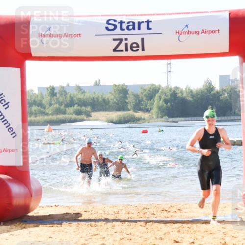 01.09.2024 - 17. Tribühne Triathlon Luisa Fischer http://msf.ph/oto/6924298 01.09.2024 10:22:56 Schwimmen 197, 251, 275, 289, 302 meine-sportfotos.de