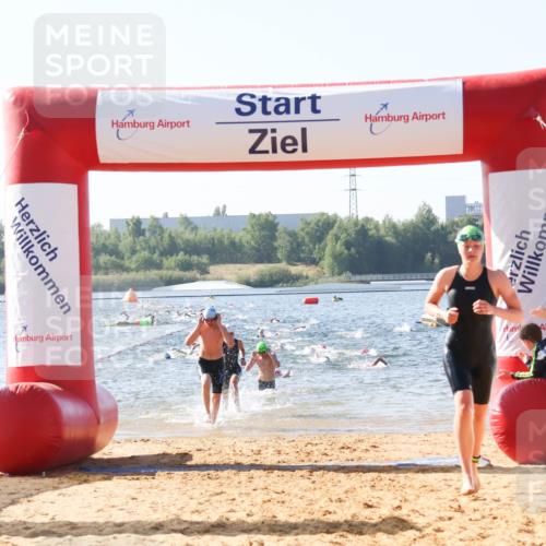 01.09.2024 - 17. Tribühne Triathlon Luisa Fischer http://msf.ph/oto/6924302 01.09.2024 10:22:57 Schwimmen 197, 251, 275, 289, 302 meine-sportfotos.de