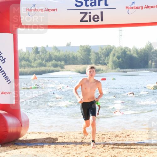 01.09.2024 - 17. Tribühne Triathlon Luisa Fischer http://msf.ph/oto/6924333 01.09.2024 10:23:05 Schwimmen 197, 242, 275, 289, 297, 302 meine-sportfotos.de