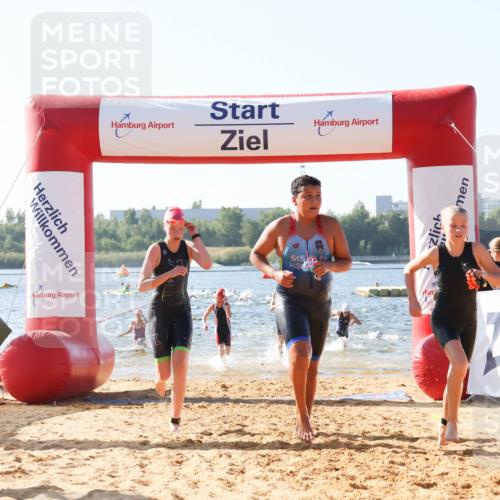 01.09.2024 - 17. Tribühne Triathlon Luisa Fischer http://msf.ph/oto/6924699 01.09.2024 10:24:33 Schwimmen 108, 171, 189, 196, 206, 209, 229, 233, 263, 269, 291, 299 meine-sportfotos.de