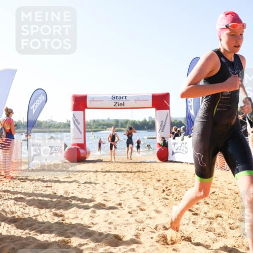 01.09.2024 - 17. Tribühne Triathlon Luisa Fischer http://msf.ph/oto/6924713 01.09.2024 10:24:35 Schwimmen 108, 171, 189, 196, 206, 209, 229, 233, 243, 263, 269, 291, 299 meine-sportfotos.de