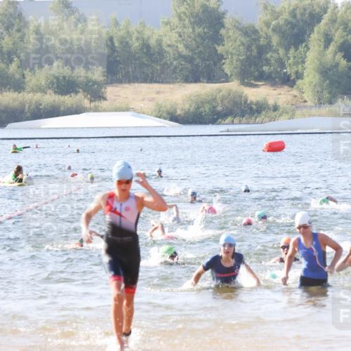 01.09.2024 - 17. Tribühne Triathlon Luisa Fischer http://msf.ph/oto/6924867 01.09.2024 10:25:07 Schwimmen 172, 202, 216, 227 meine-sportfotos.de