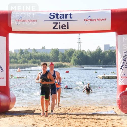 01.09.2024 - 17. Tribühne Triathlon Luisa Fischer http://msf.ph/oto/6924943 01.09.2024 10:25:23 Schwimmen 172, 178, 195, 202, 236, 237, 239, 240, 283, 298 meine-sportfotos.de