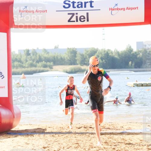 01.09.2024 - 17. Tribühne Triathlon Luisa Fischer http://msf.ph/oto/6924973 01.09.2024 10:25:30 Schwimmen 178, 195, 212, 226, 236, 239, 240, 283 meine-sportfotos.de