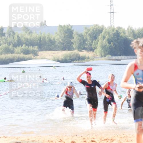 01.09.2024 - 17. Tribühne Triathlon Luisa Fischer http://msf.ph/oto/6924995 01.09.2024 10:25:36 Schwimmen 193, 195, 212, 214, 223, 226, 236, 241, 307 meine-sportfotos.de
