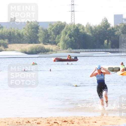 01.09.2024 - 17. Tribühne Triathlon Luisa Fischer http://msf.ph/oto/6925249 01.09.2024 10:28:33 Schwimmen 184 meine-sportfotos.de