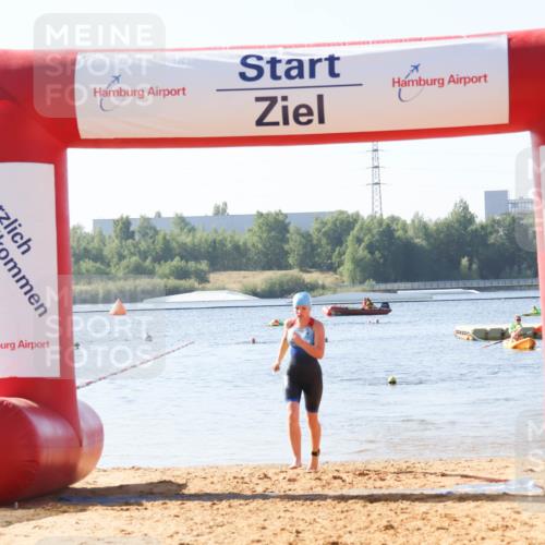 01.09.2024 - 17. Tribühne Triathlon Luisa Fischer http://msf.ph/oto/6925256 01.09.2024 10:28:35 Schwimmen 184 meine-sportfotos.de