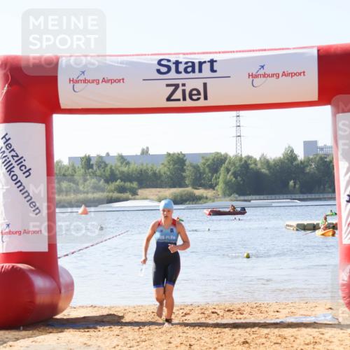 01.09.2024 - 17. Tribühne Triathlon Luisa Fischer http://msf.ph/oto/6925262 01.09.2024 10:28:37 Schwimmen 184 meine-sportfotos.de