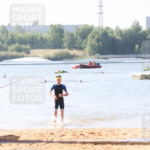 01.09.2024 - 17. Tribühne Triathlon Luisa Fischer http://msf.ph/oto/6925288 01.09.2024 10:28:53 Schwimmen 179 meine-sportfotos.de
