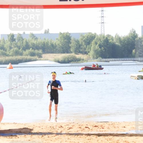 01.09.2024 - 17. Tribühne Triathlon Luisa Fischer http://msf.ph/oto/6925290 01.09.2024 10:28:54 Schwimmen 179 meine-sportfotos.de