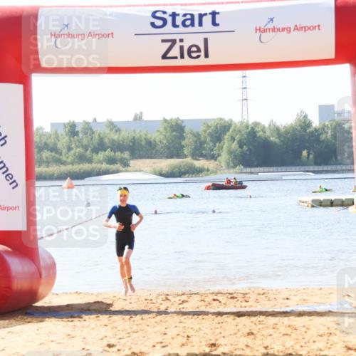 01.09.2024 - 17. Tribühne Triathlon Luisa Fischer http://msf.ph/oto/6925291 01.09.2024 10:28:55 Schwimmen 179 meine-sportfotos.de