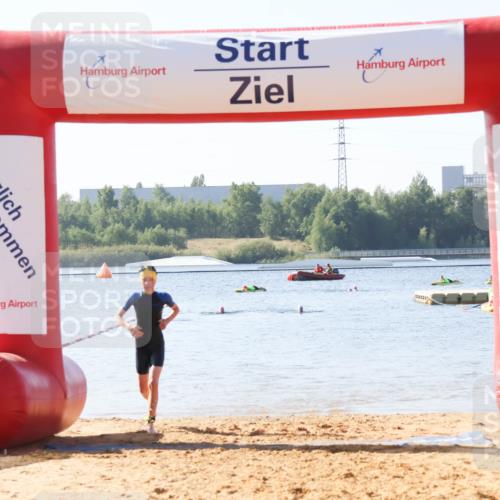 01.09.2024 - 17. Tribühne Triathlon Luisa Fischer http://msf.ph/oto/6925293 01.09.2024 10:28:55 Schwimmen 179 meine-sportfotos.de