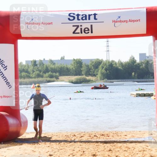 01.09.2024 - 17. Tribühne Triathlon Luisa Fischer http://msf.ph/oto/6925295 01.09.2024 10:28:56 Schwimmen 179 meine-sportfotos.de