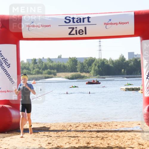 01.09.2024 - 17. Tribühne Triathlon Luisa Fischer http://msf.ph/oto/6925297 01.09.2024 10:28:57 Schwimmen 179 meine-sportfotos.de