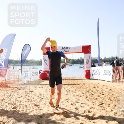 01.09.2024 - 17. Tribühne Triathlon Luisa Fischer http://msf.ph/oto/6925308 01.09.2024 10:29:01 Schwimmen 179 meine-sportfotos.de