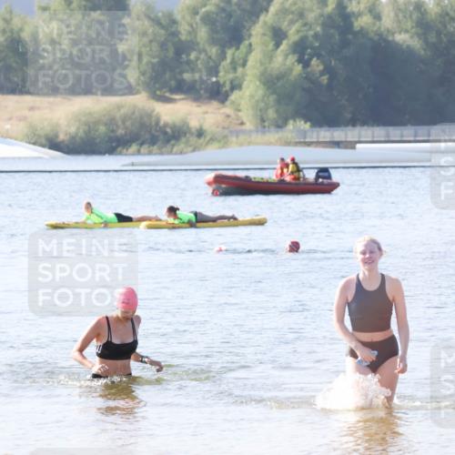 01.09.2024 - 17. Tribühne Triathlon Luisa Fischer http://msf.ph/oto/6925316 01.09.2024 10:29:50 Schwimmen 271, 295 meine-sportfotos.de