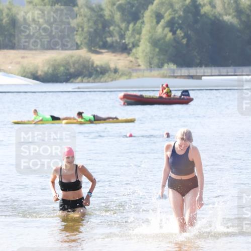01.09.2024 - 17. Tribühne Triathlon Luisa Fischer http://msf.ph/oto/6925318 01.09.2024 10:29:51 Schwimmen 271, 295 meine-sportfotos.de