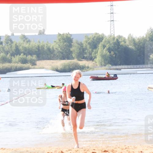 01.09.2024 - 17. Tribühne Triathlon Luisa Fischer http://msf.ph/oto/6925325 01.09.2024 10:29:54 Schwimmen 271, 295 meine-sportfotos.de