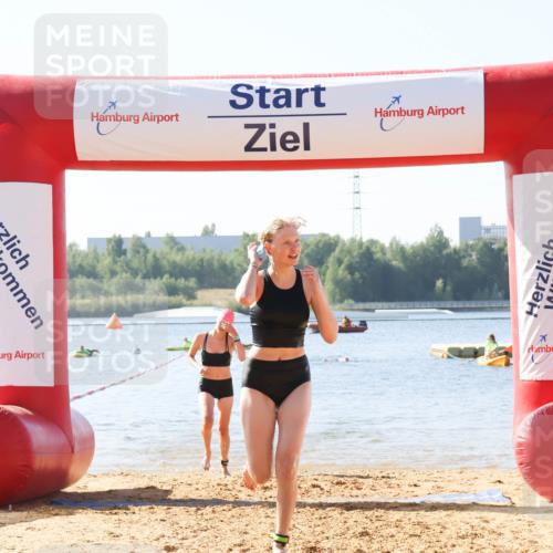 01.09.2024 - 17. Tribühne Triathlon Luisa Fischer http://msf.ph/oto/6925335 01.09.2024 10:29:57 Schwimmen 271, 295 meine-sportfotos.de
